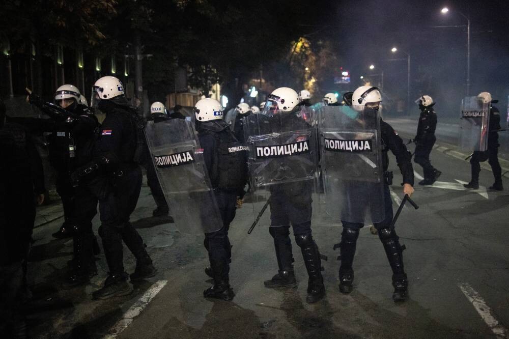 Clashes between protesters and government supporters in Serbia
