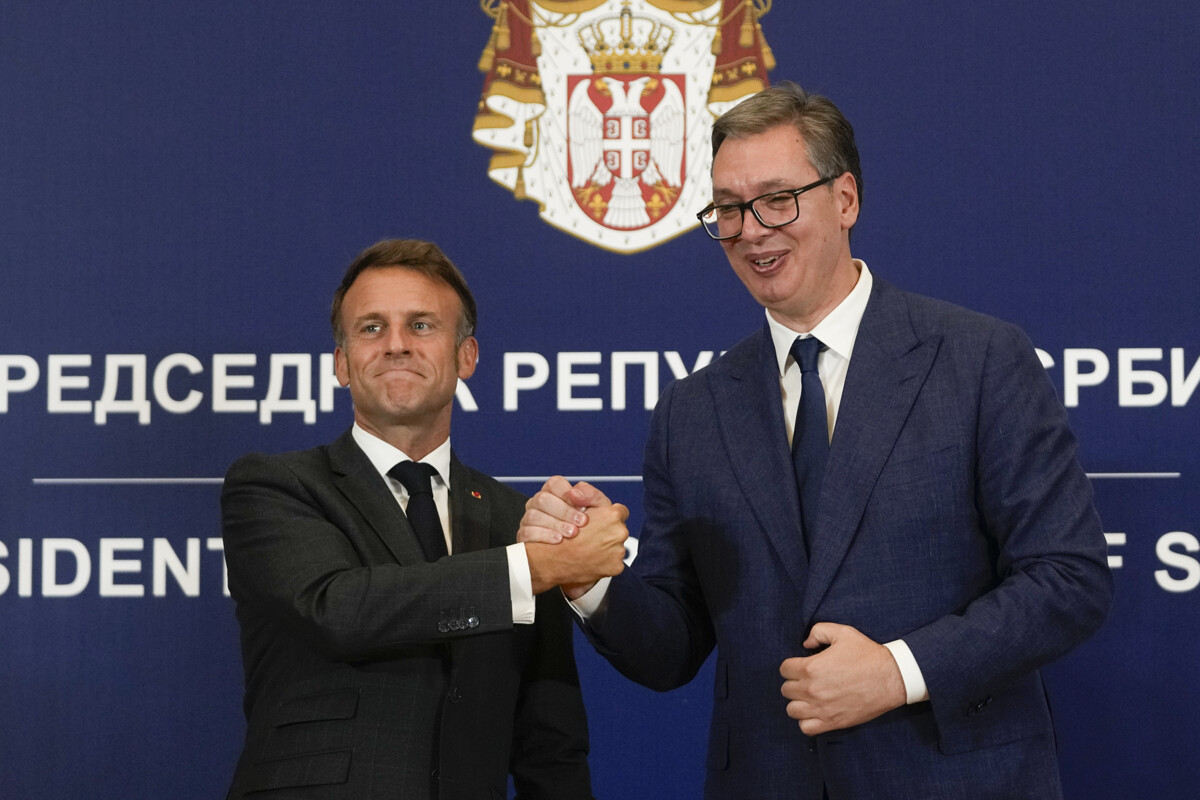 Макрон объявляет о покупке вооружений Сербией | Новости за границей