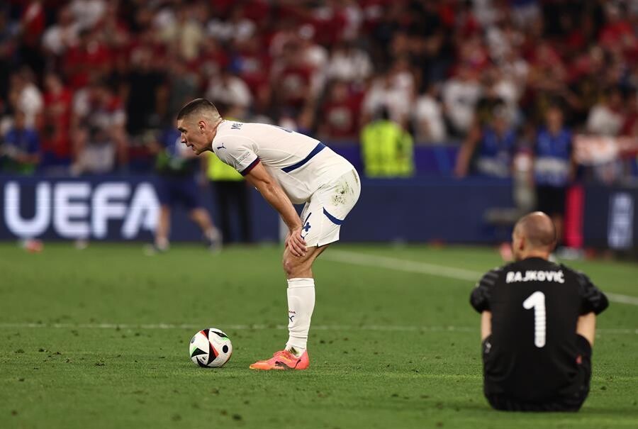 Сербия сыграла вничью 0-0 против Дании на матче Чемпионата Европы