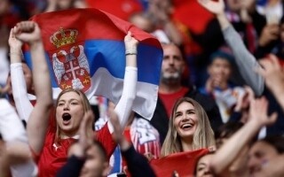 УЕФА начала расследование расистских скандирований сербских болельщиков на матче Евро 2024