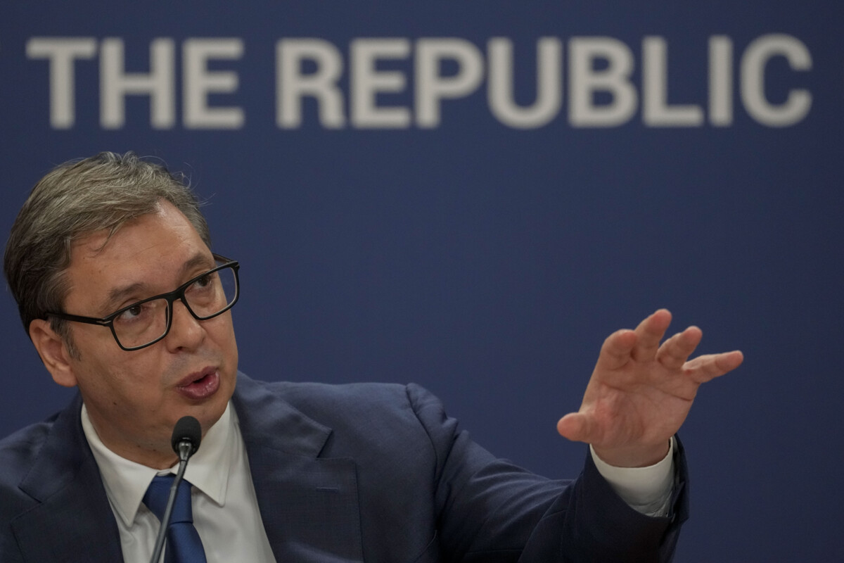 Сербия восстанавливает обязательную военную службу