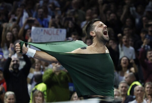 Djokovic wins 101st career title