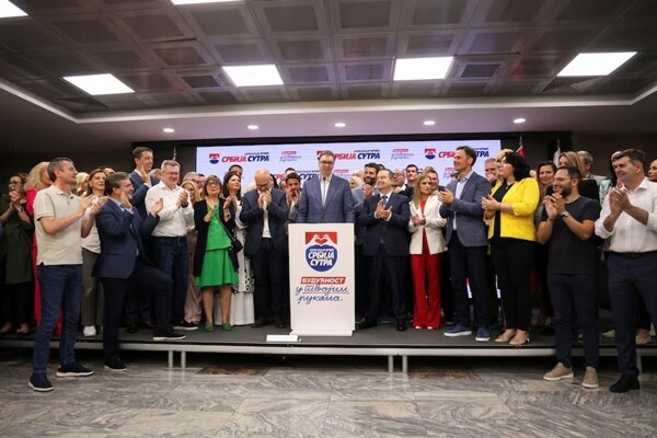 Партия у власти побеждает на местных выборах в Белграде в условиях столкновений